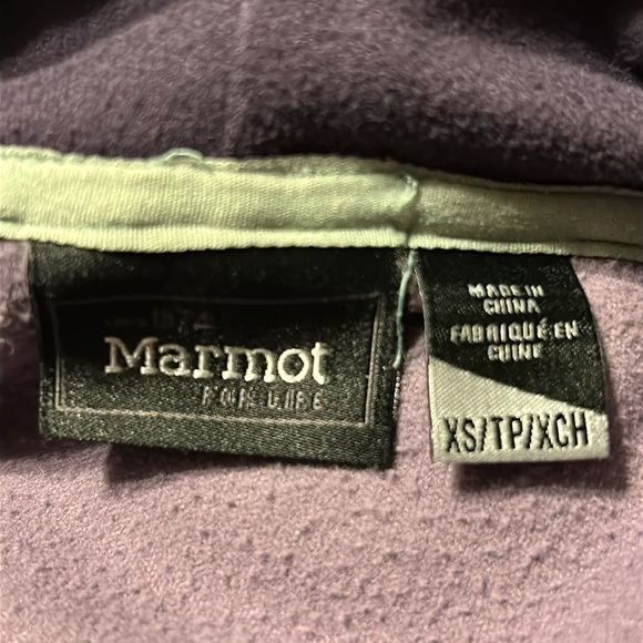 Marmot Purple Fleece with Green Trim ⭐️ - Picture 4 of 7